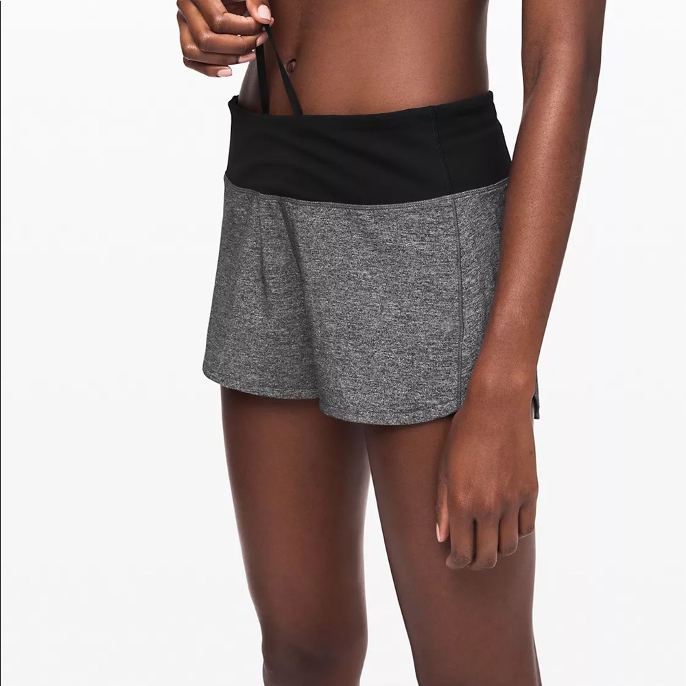 Lululemon Speed Up Mid Rise 4” Short Size 10